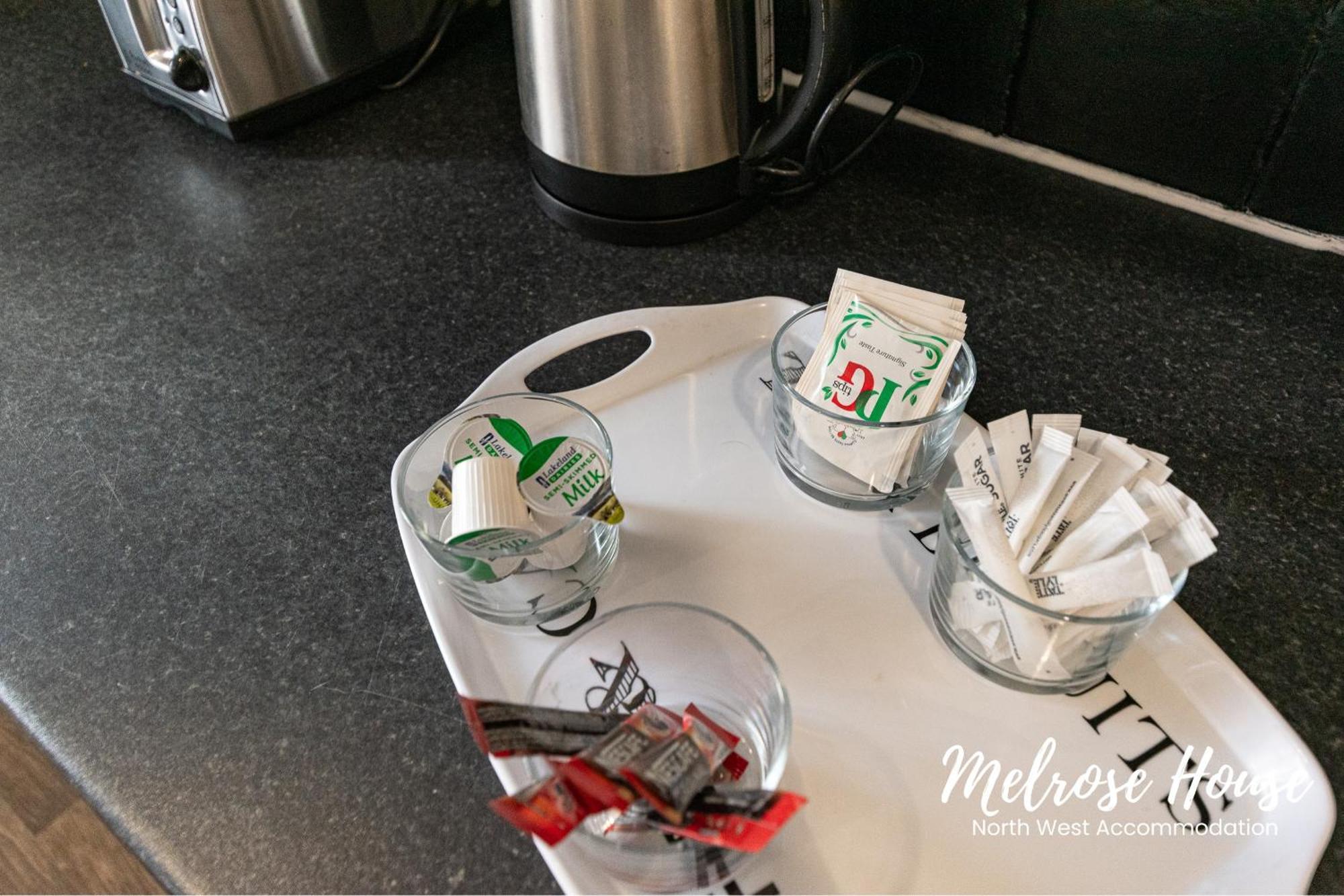 Manchester Work Stays 2Br Home With Parking & Wifi Екстер'єр фото