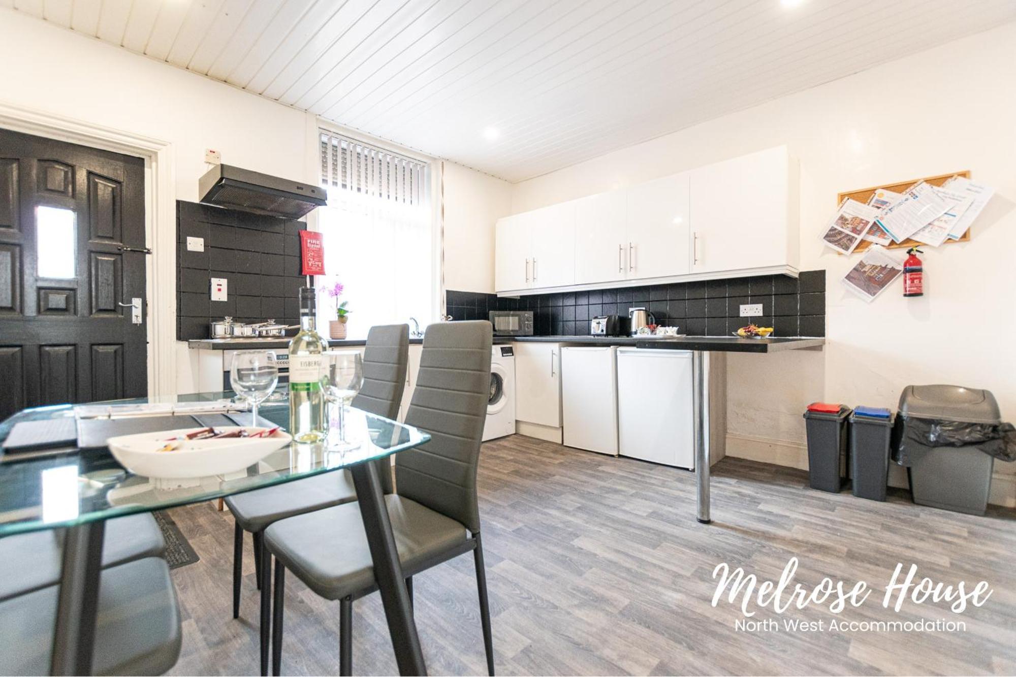 Manchester Work Stays 2Br Home With Parking & Wifi Екстер'єр фото