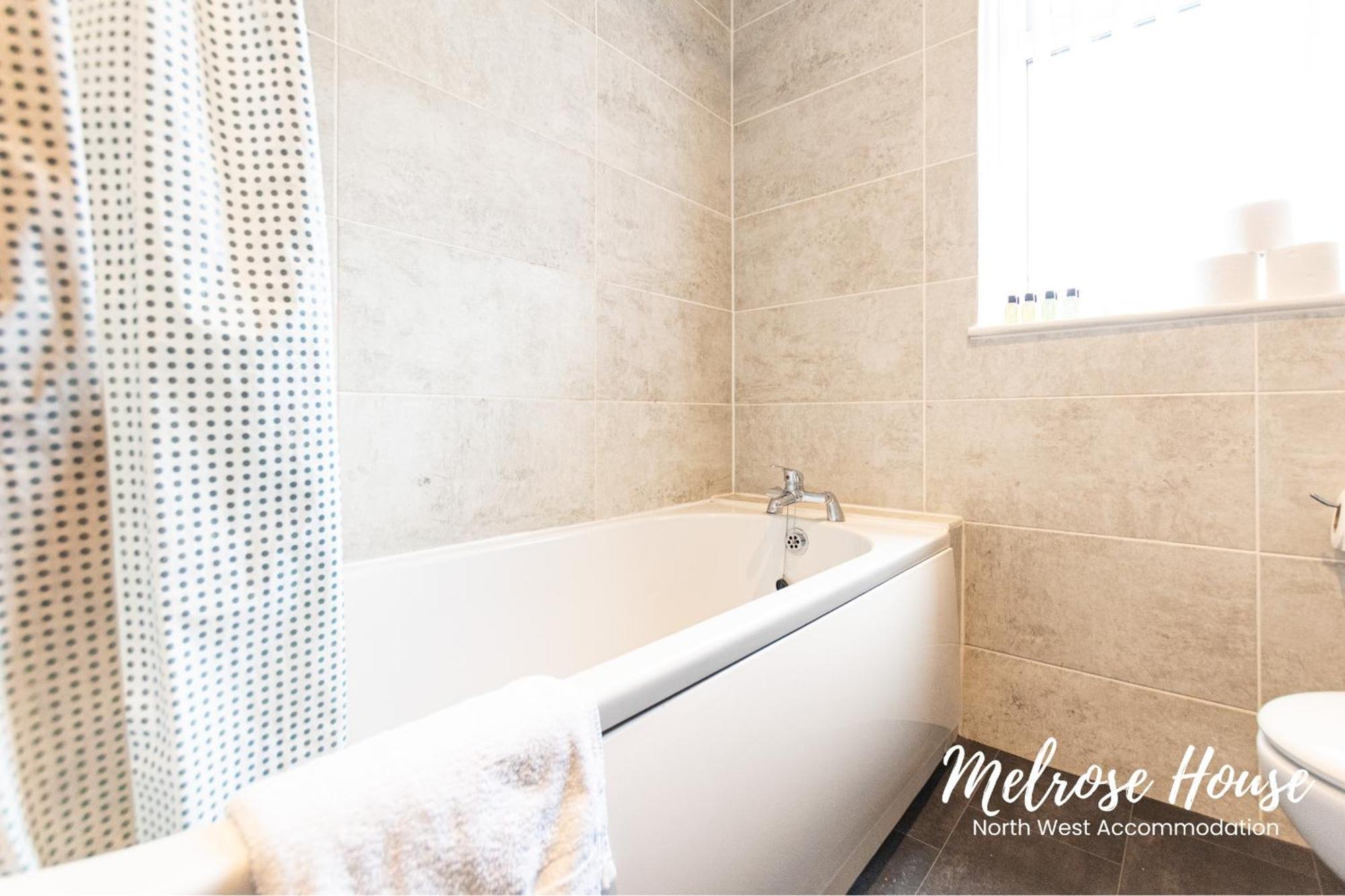 Manchester Work Stays 2Br Home With Parking & Wifi Екстер'єр фото